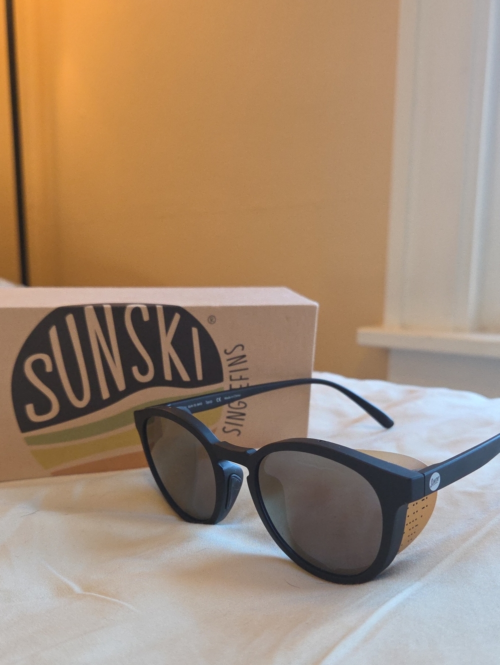 Sunski Tera Matte Black Gold Polarized Glacier Sunglasses - Like New